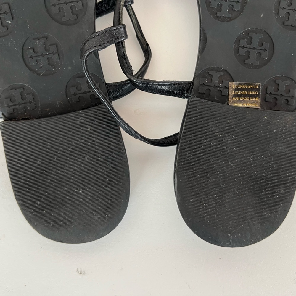 Tory Burch Emmy T-Strap Leather Sandals in Black with Gold Logo, size 6M - Picture 7 of 9